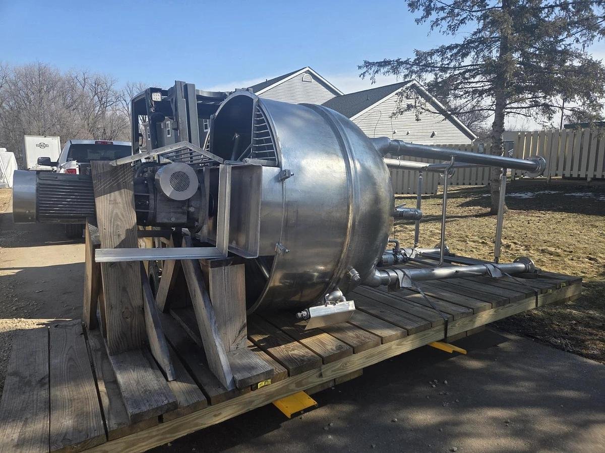 Used GROEN DA-300 Double Motion Jacketed Kettle Direct Steam 300 Gallons