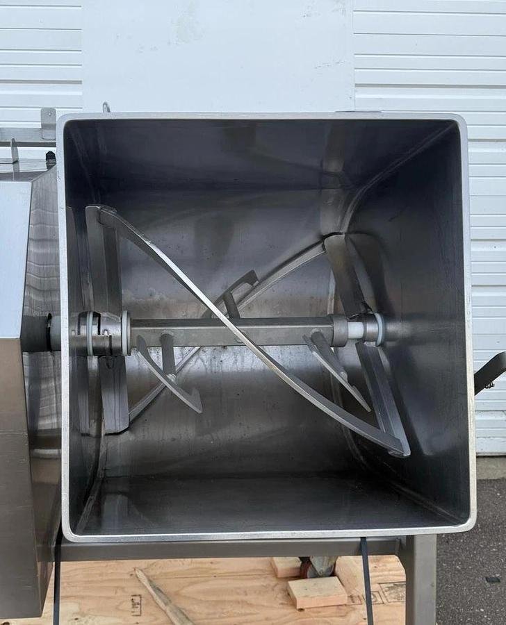 Used 300 LB Double Action Food and Meat MIXER Daniels Food Equipment DMX300
